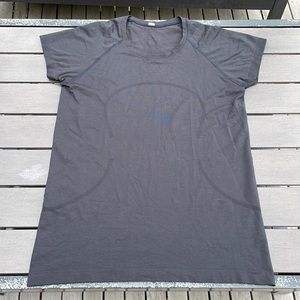 Lululemon Swiftly Tech Short Sleeve 2.0 Size 12 Black